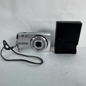 Olympus Stylus 1010 black 10.1MP Digital Camera w/ Original Charger Tested B1